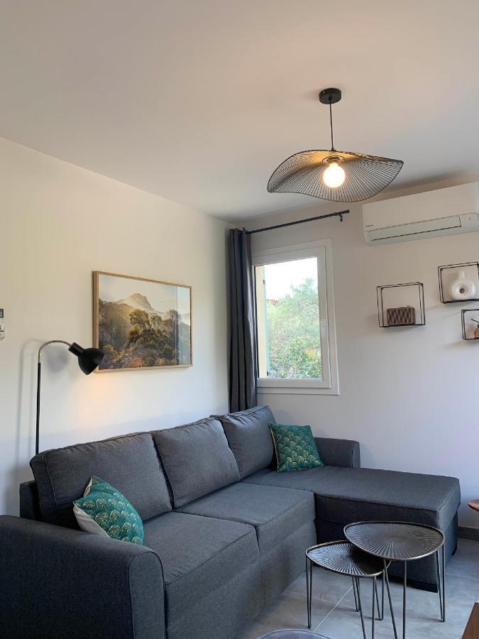 Le Cabanon De Livia Avec Piscine Privee Villa Cucuron Dış mekan fotoğraf