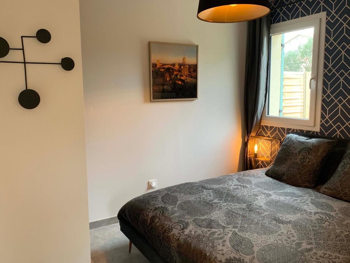 Le Cabanon De Livia Avec Piscine Privee Villa Cucuron Dış mekan fotoğraf