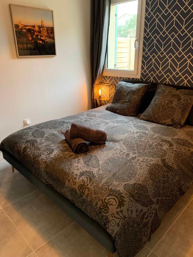 Le Cabanon De Livia Avec Piscine Privee Villa Cucuron Dış mekan fotoğraf